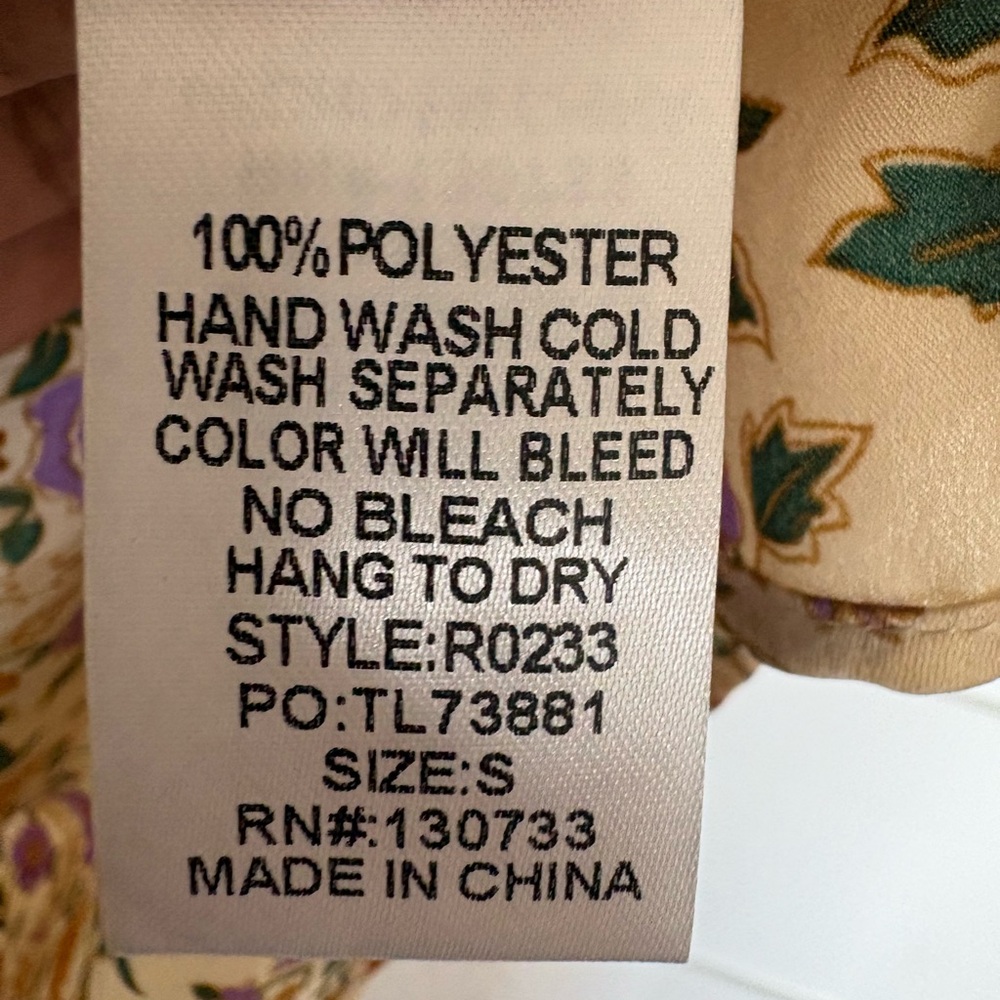 Umgee Size S Top. Flutter Sleeve. NWOT. Floral Print. - Picture 3 of 3